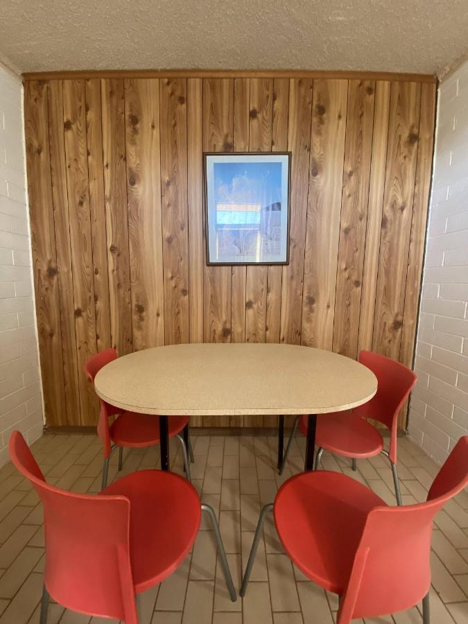 Capri Motel Balranald Εξωτερικό φωτογραφία